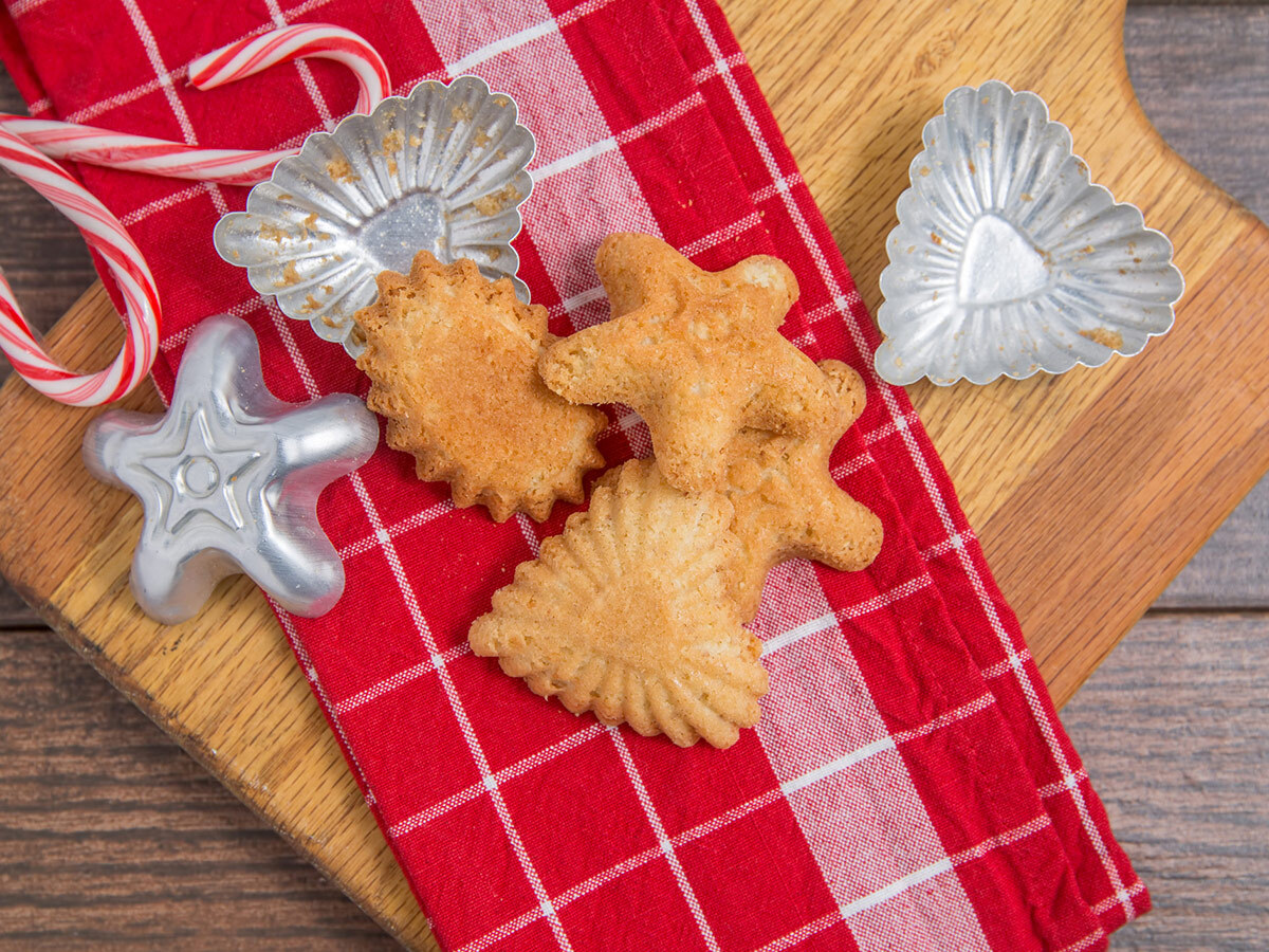 Sandbakkels, Norwegian sand tart cookies baked in fluted tins and turned out golden